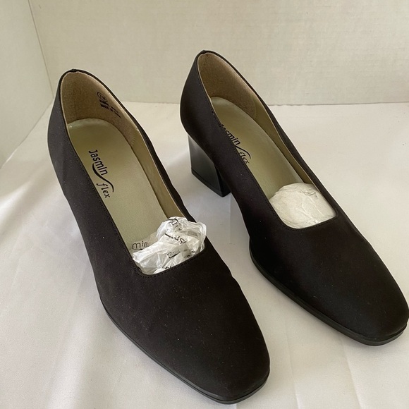 Jasmin Flex Basic Pump size 7M (ER) - Picture 2 of 16